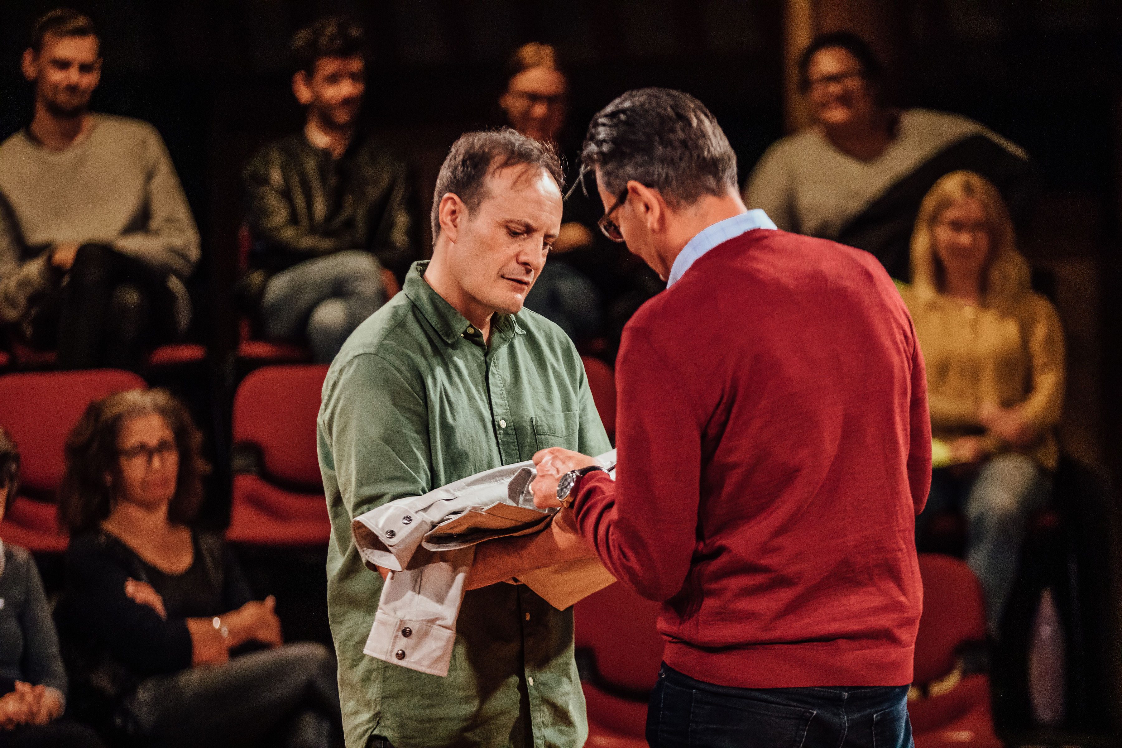 Jason Te Kare performs Every Brilliant Thing with help from an audience member.