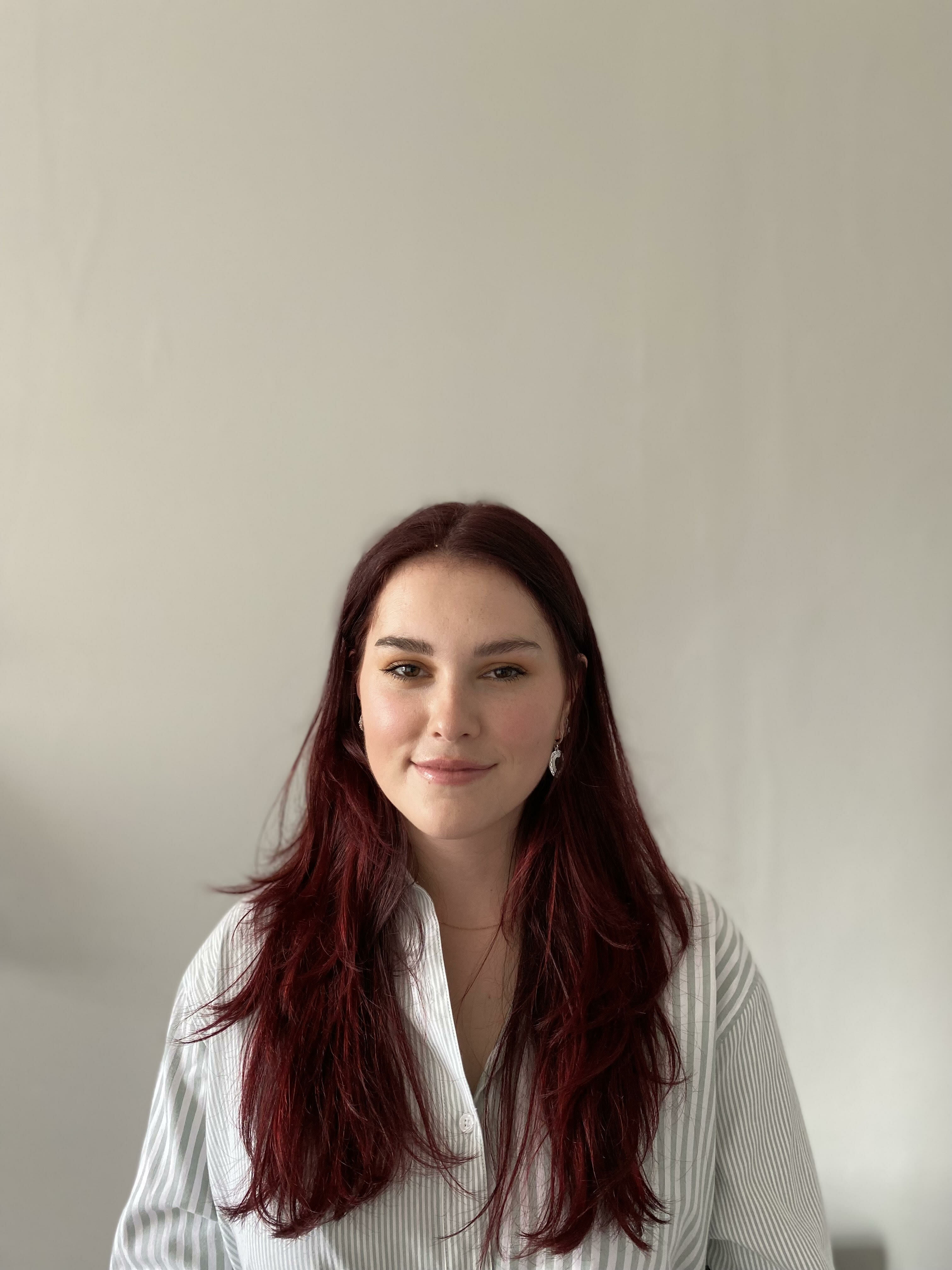 Grace Newton Headshot