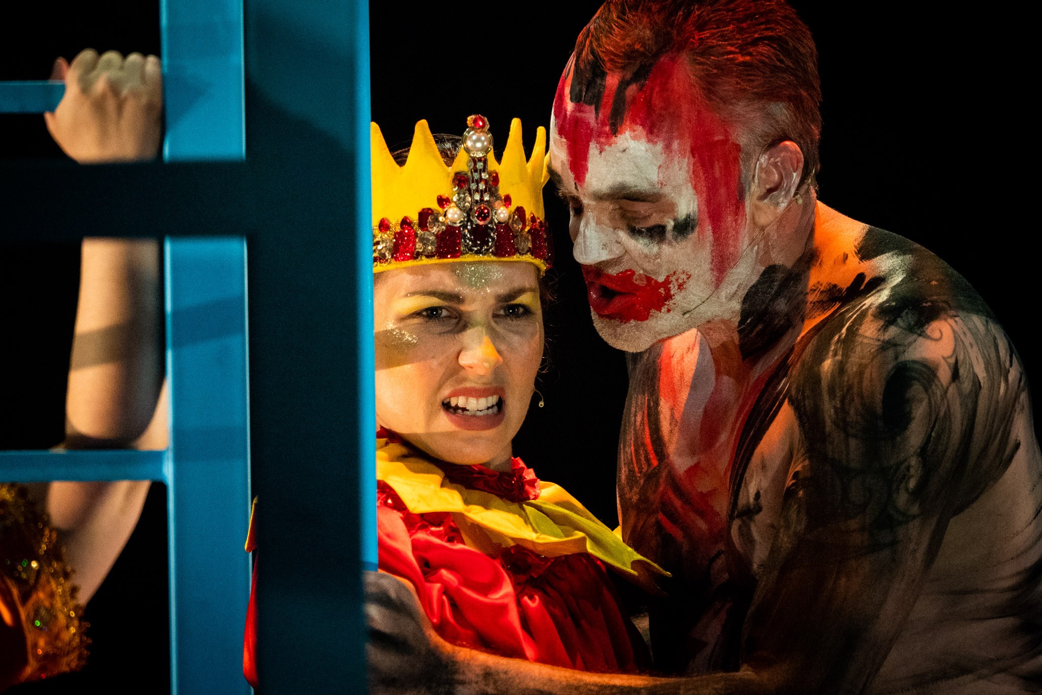 Olivia Tennet & Joel Tobeck perform Mr Burns, A Post-Electric Play at Rangatira, Q Theatre, 2018.