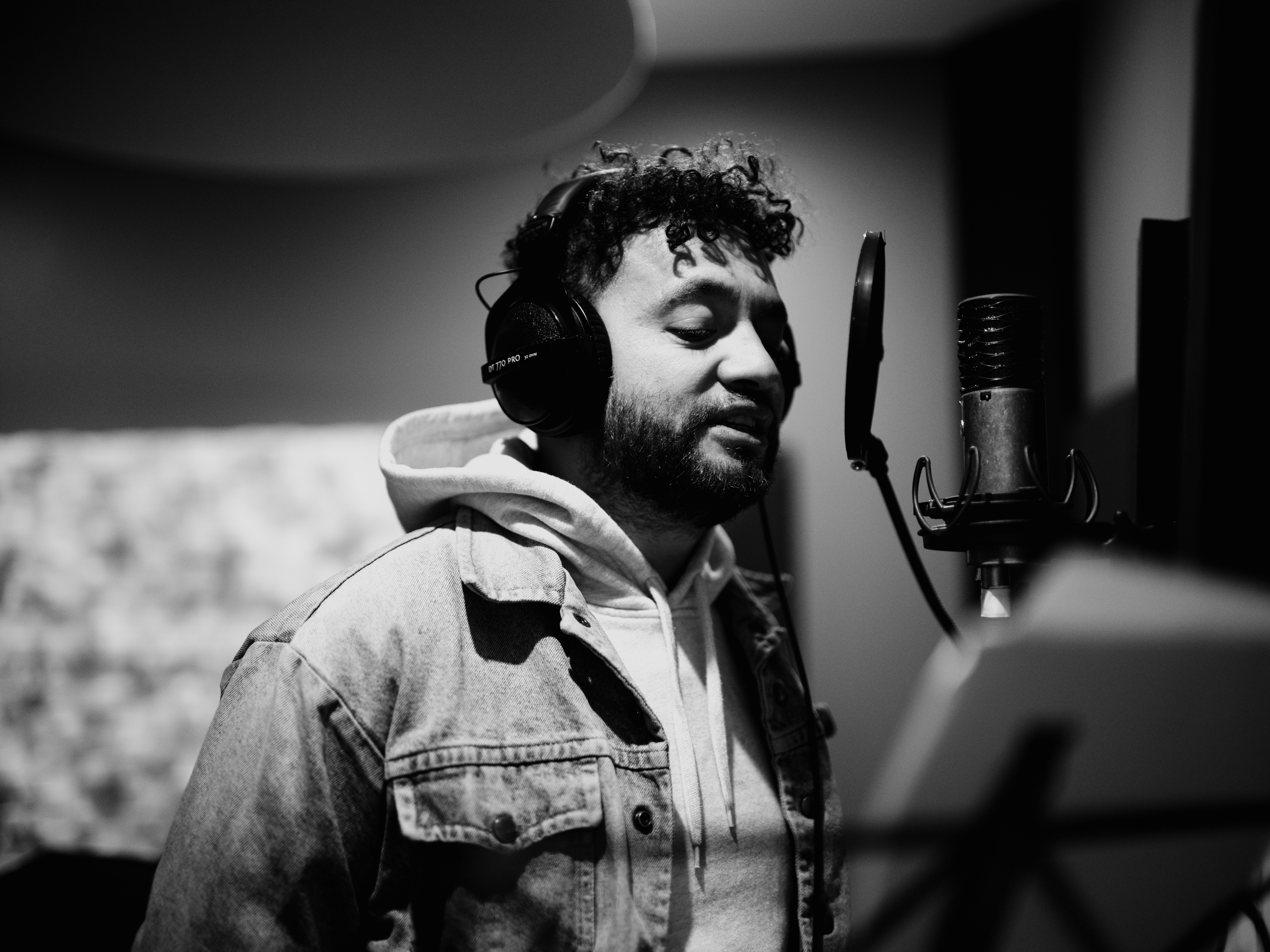 Scotty Cotter in the recording studio for MAURI TAU